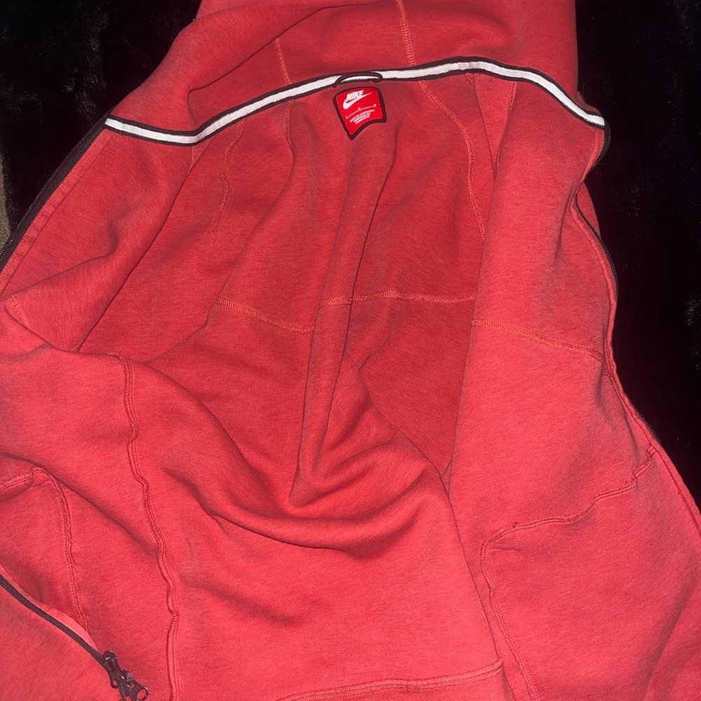 Red nike tech 2nd gen
